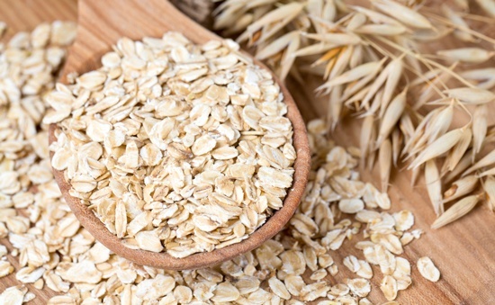 Oats uses 6 ways oats can give you beautiful skin and luscious hair   HealthShots