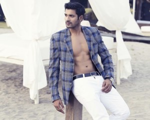 mrunal-gives-that-perfect-pose-during-his-photoshoot